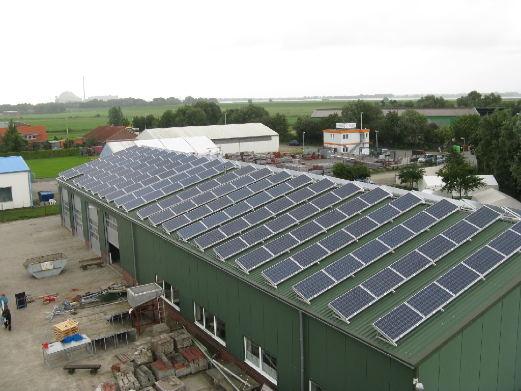 Solaranblage auf dem Dach des Bauhofes in Rodenkirchen