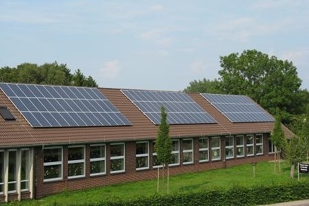 Solaranlage auf der Grundschule Golzwarden, Brake